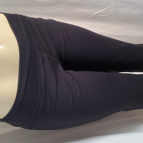 Patagonia Black crop Caprii pants Size L - Picture 2 of 10